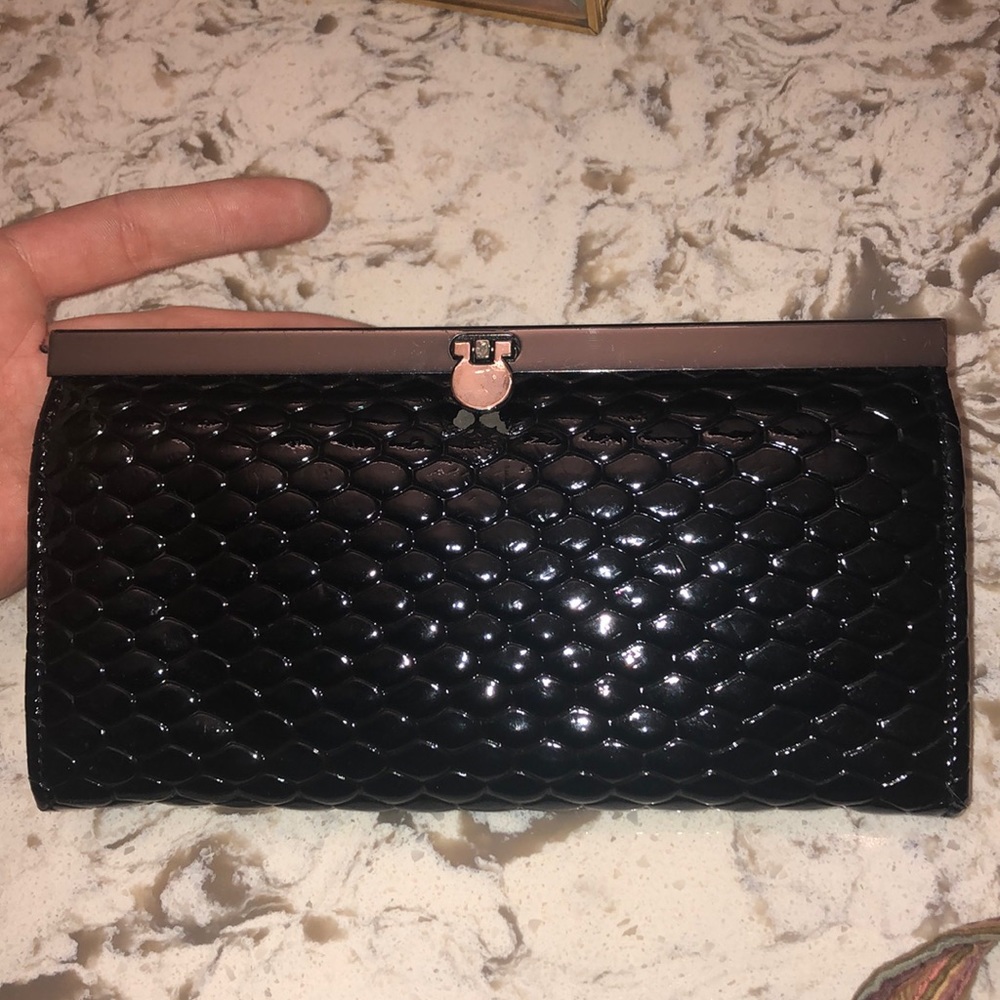 Black wallet